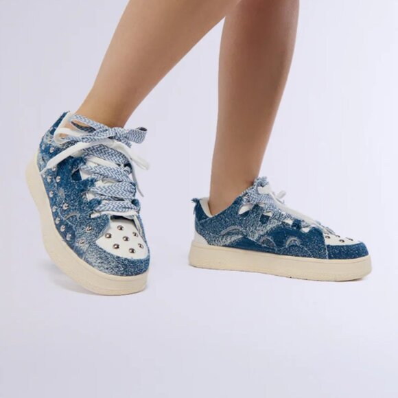 Callie Lives Miz Blue & White Studded Cutout Denim Sneaker 8 10 - Picture 7 of 7